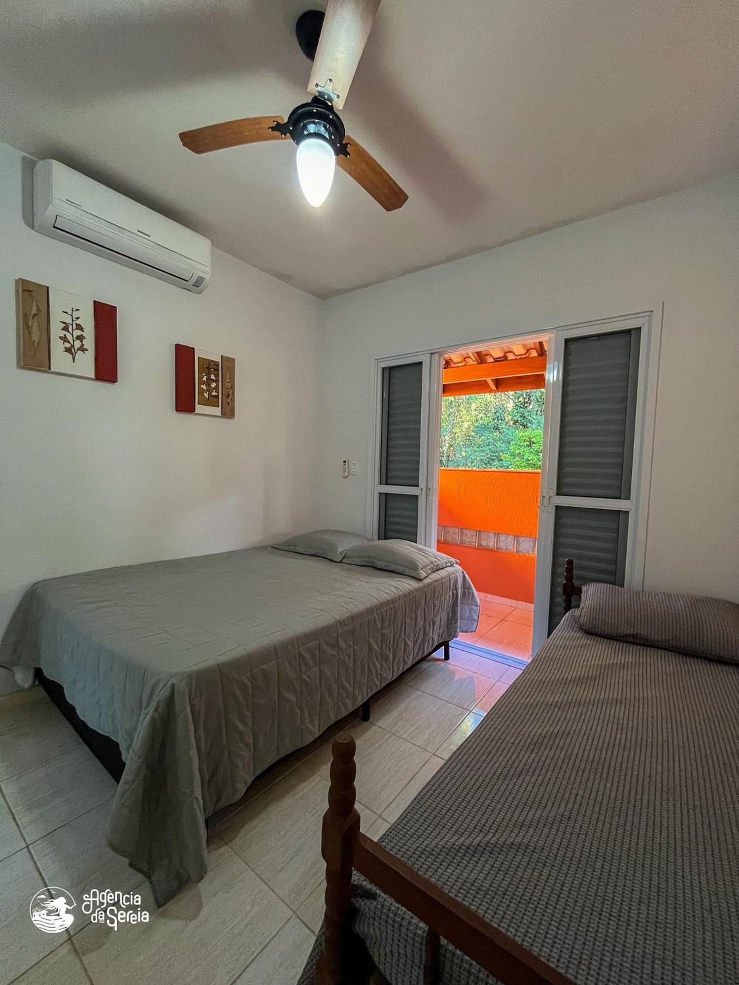 Casa Em Na Parte Sul De *
